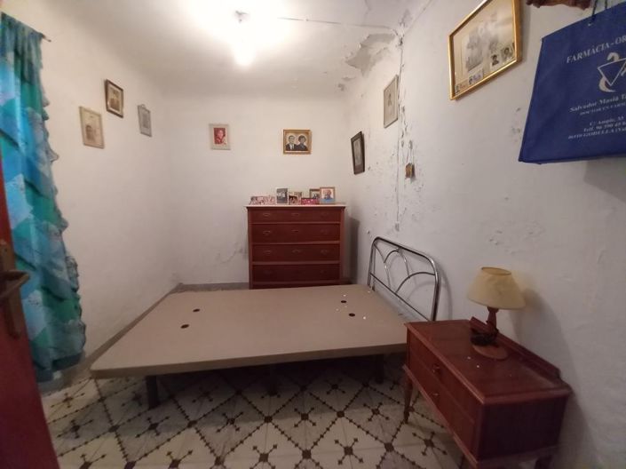 Image No.28-5 Bed Townhouse for sale