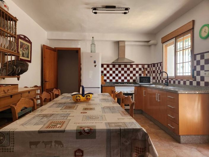 Image No.4-6 Bed Country House for sale