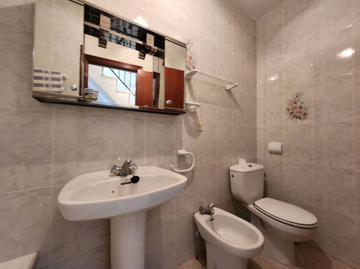 Image No.15-4 Bed Townhouse for sale