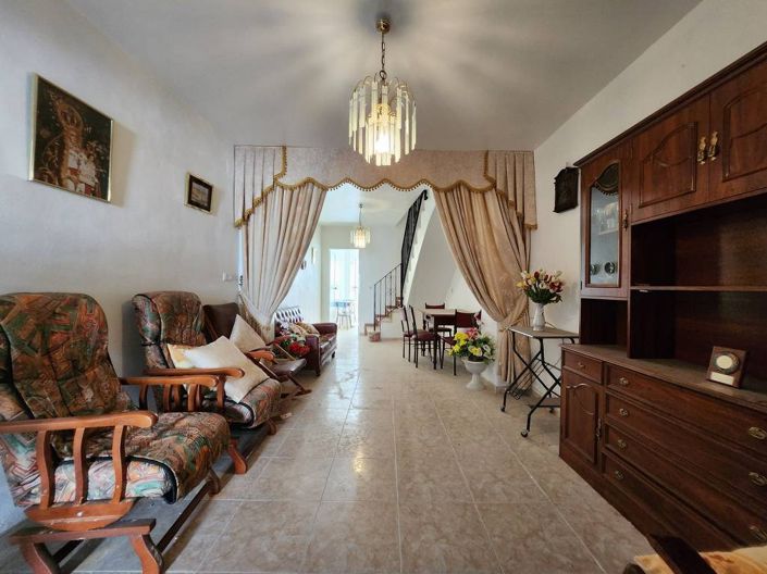 Image No.3-4 Bed Townhouse for sale