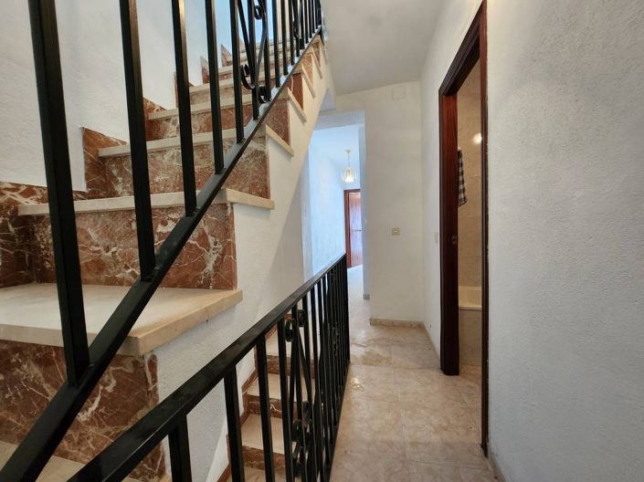 Image No.9-4 Bed Townhouse for sale