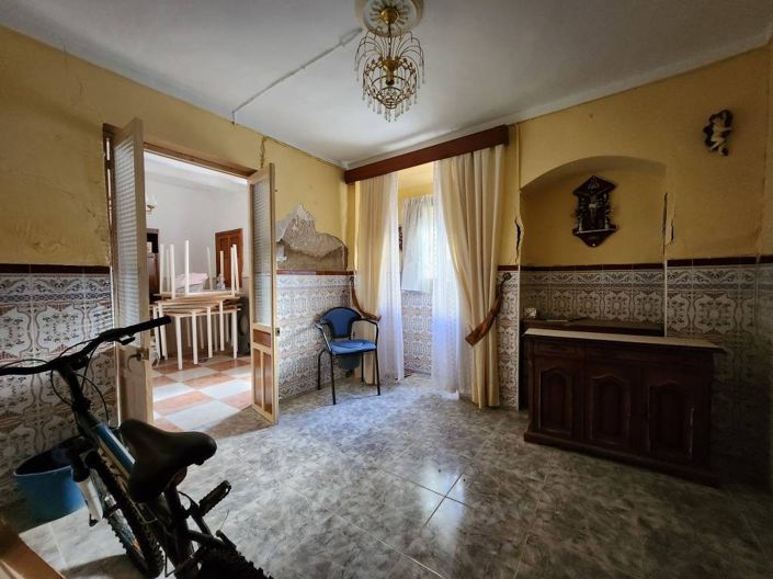 Image No.19-4 Bed Townhouse for sale