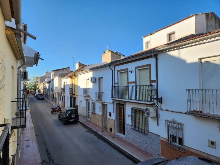 Image No.10-4 Bed Townhouse for sale