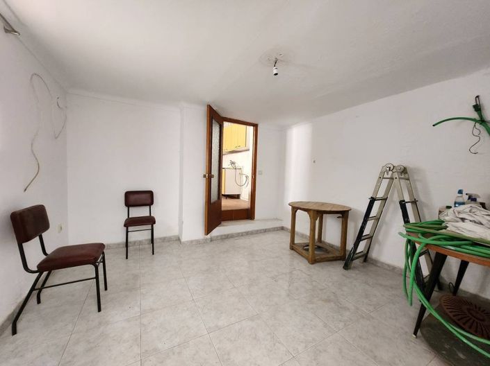 Image No.20-4 Bed Townhouse for sale