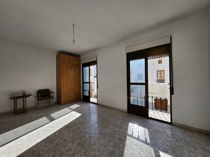 Image No.8-4 Bed Townhouse for sale