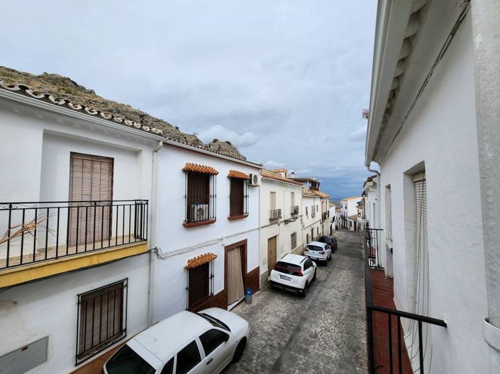 Image No.16-5 Bed Townhouse for sale