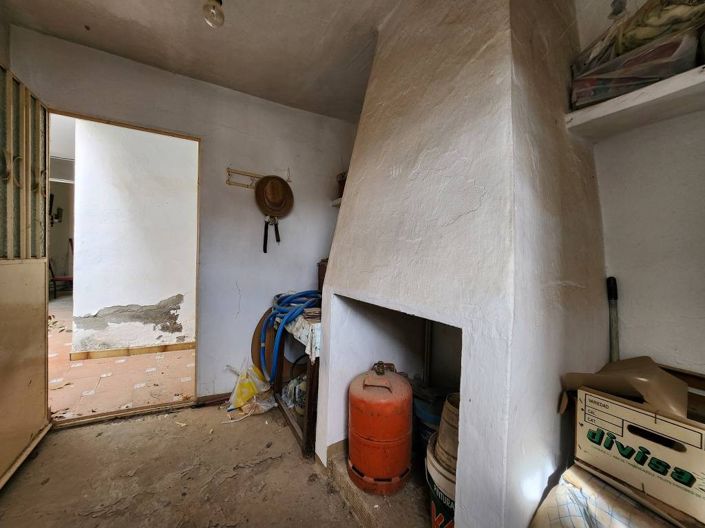 Image No.18-5 Bed Townhouse for sale