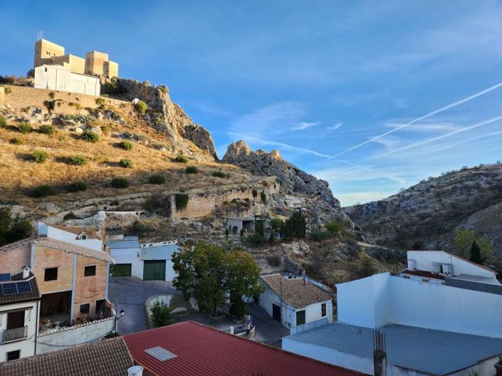 Image No.12-3 Bed Townhouse for sale