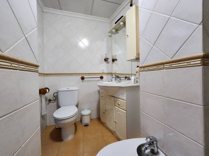 Image No.14-3 Bed Townhouse for sale