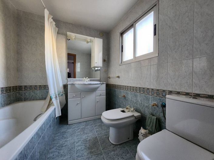 Image No.17-3 Bed Townhouse for sale