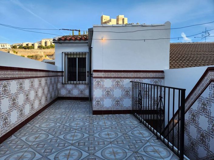 Image No.19-3 Bed Townhouse for sale