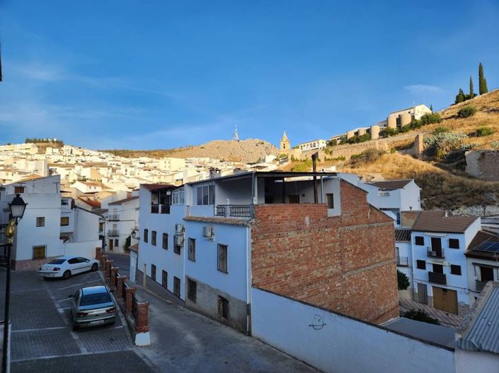 Image No.8-3 Bed Townhouse for sale