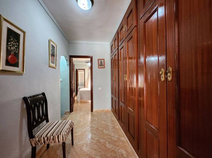 Image No.8-4 Bed Townhouse for sale