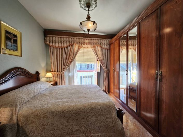 Image No.10-4 Bed Townhouse for sale