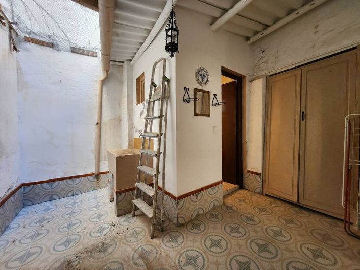 Image No.12-4 Bed Townhouse for sale