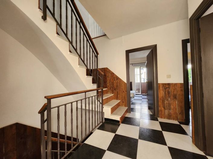 Image No.13-5 Bed Townhouse for sale