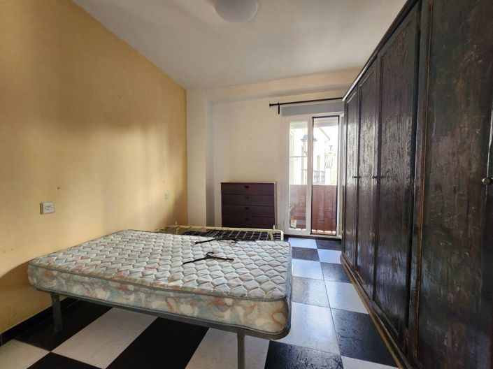 Image No.14-5 Bed Townhouse for sale