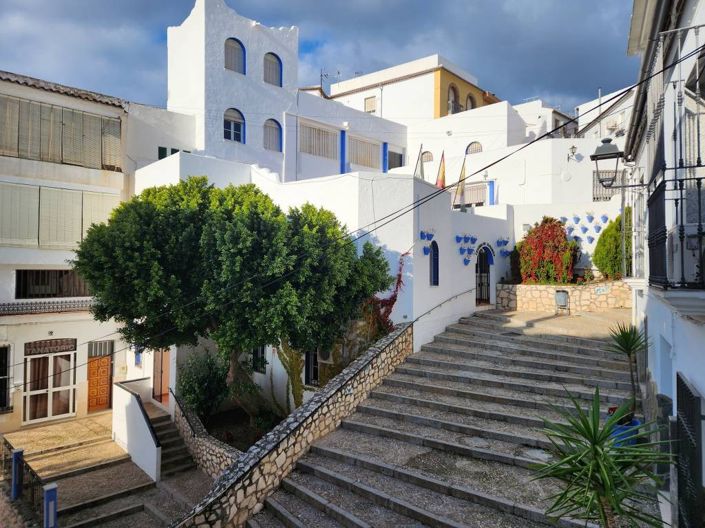 Image No.21-5 Bed Townhouse for sale