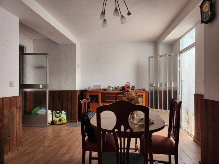 Image No.8-5 Bed Townhouse for sale