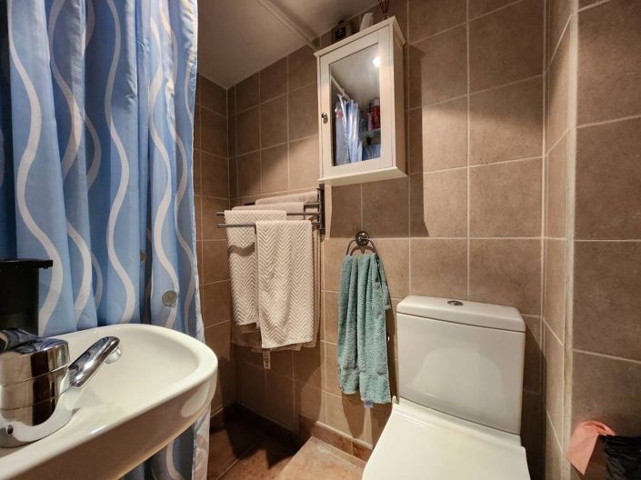 Image No.19-3 Bed Townhouse for sale