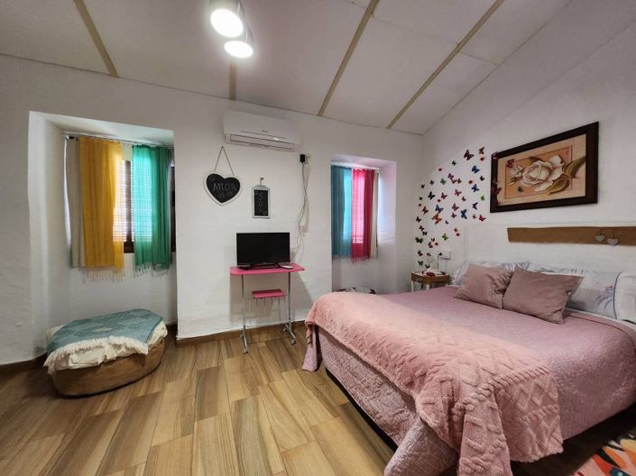 Image No.17-3 Bed Townhouse for sale