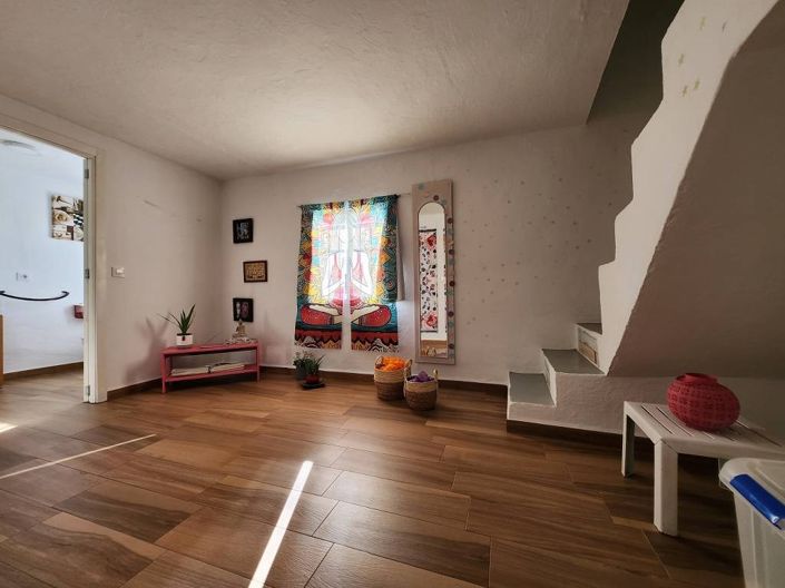 Image No.18-3 Bed Townhouse for sale