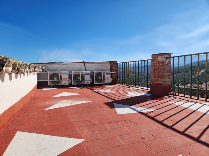 Image No.20-3 Bed Townhouse for sale