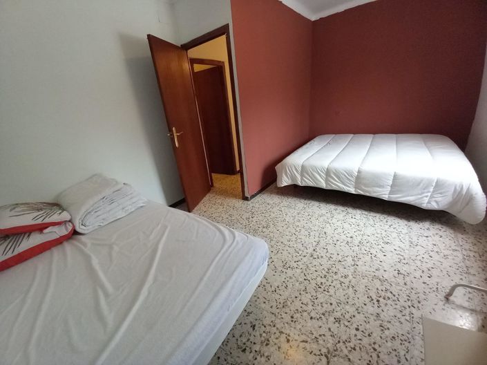 Image No.19-3 Bed Townhouse for sale