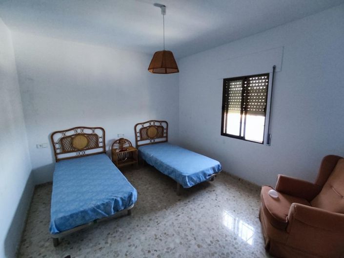 Image No.8-3 Bed Townhouse for sale