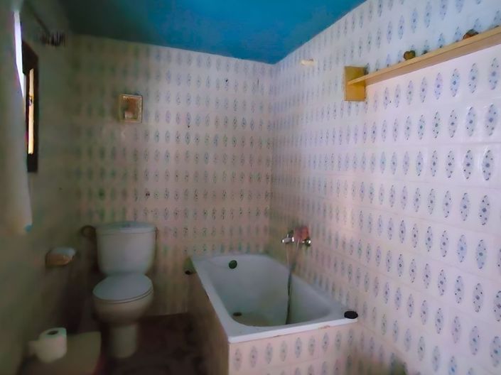 Image No.18-7 Bed Townhouse for sale