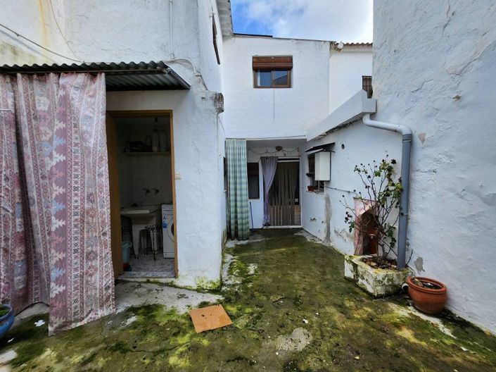 Image No.20-7 Bed Townhouse for sale