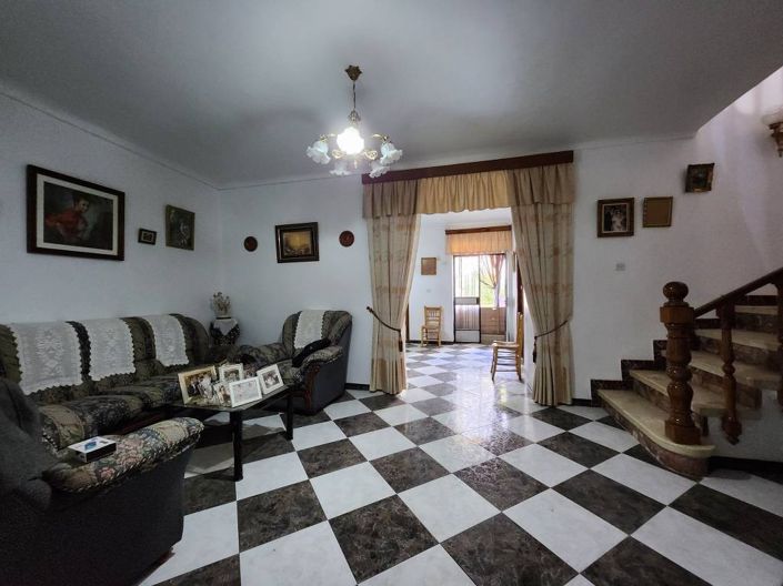 Image No.4-7 Bed Townhouse for sale