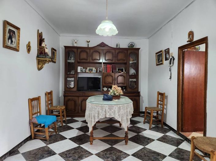 Image No.6-7 Bed Townhouse for sale