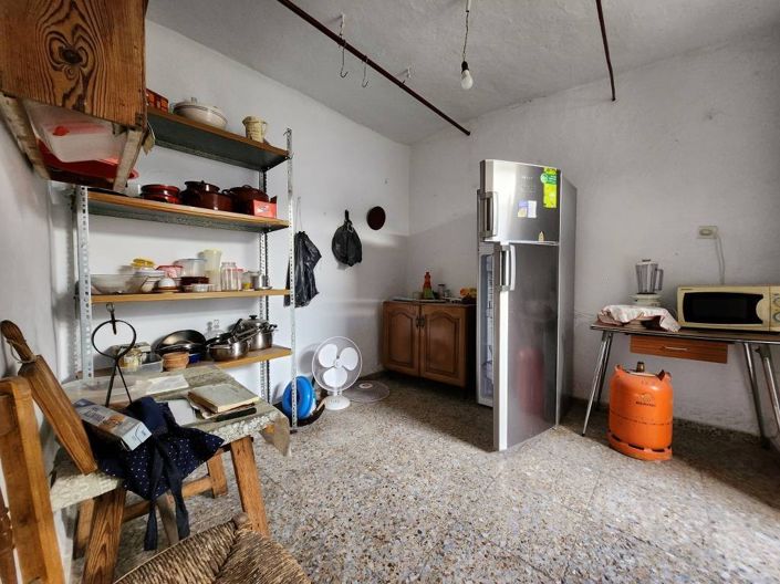 Image No.9-7 Bed Townhouse for sale