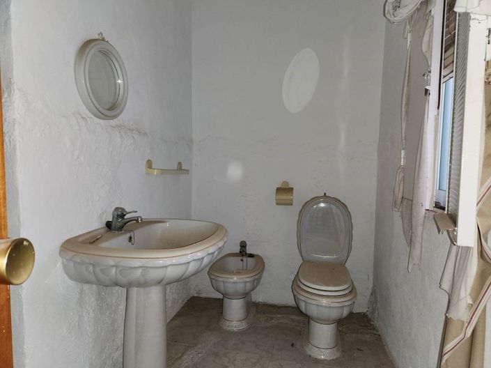 Image No.11-4 Bed Townhouse for sale