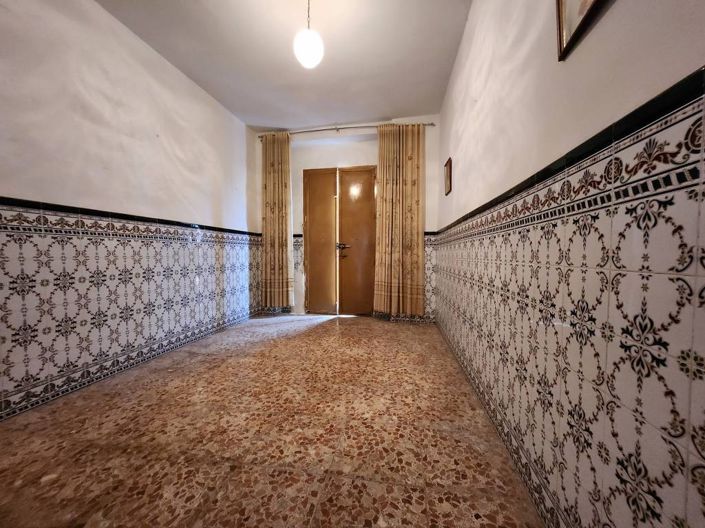 Image No.12-4 Bed Townhouse for sale