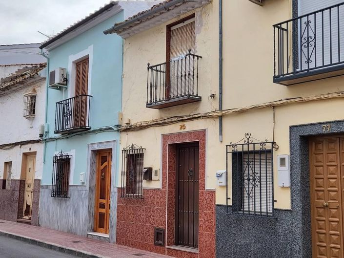 Image No.15-4 Bed Townhouse for sale