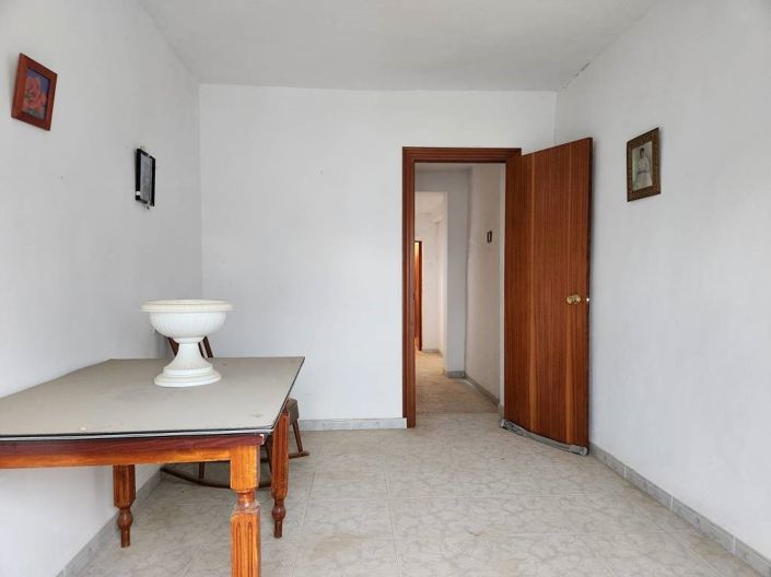 Image No.16-4 Bed Townhouse for sale