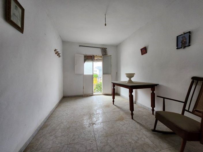 Image No.17-4 Bed Townhouse for sale