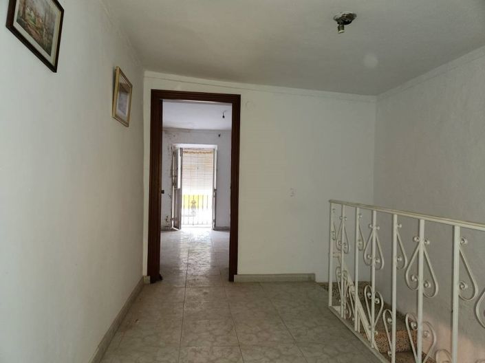 Image No.18-4 Bed Townhouse for sale