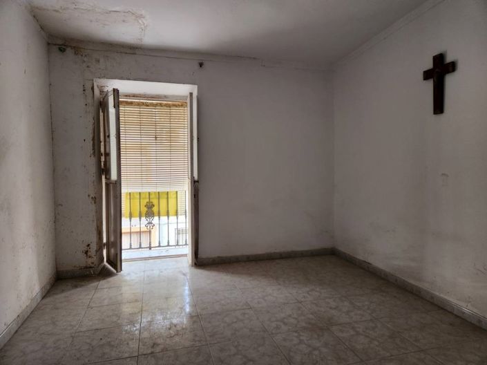 Image No.20-4 Bed Townhouse for sale