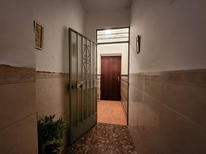 Image No.3-4 Bed Townhouse for sale