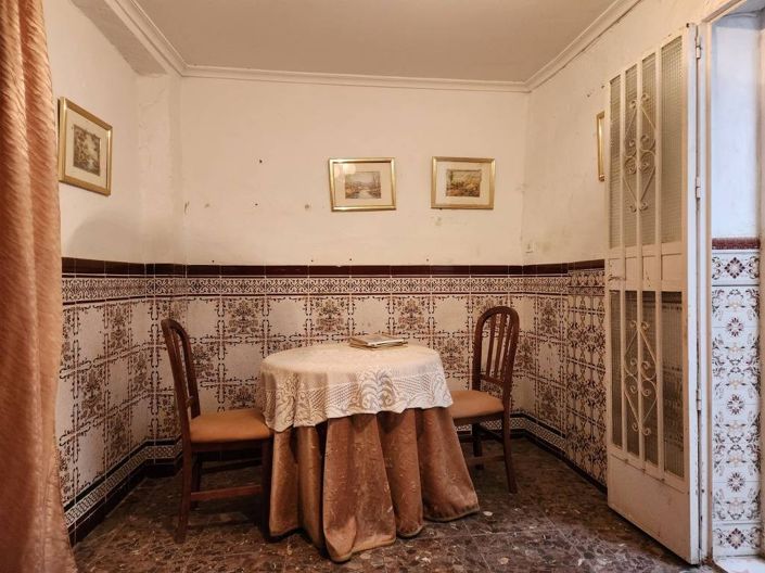 Image No.7-4 Bed Townhouse for sale