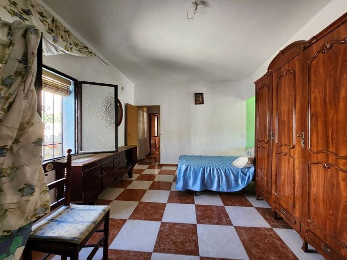 Image No.13-4 Bed Townhouse for sale