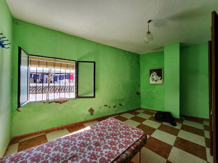 Image No.14-4 Bed Townhouse for sale