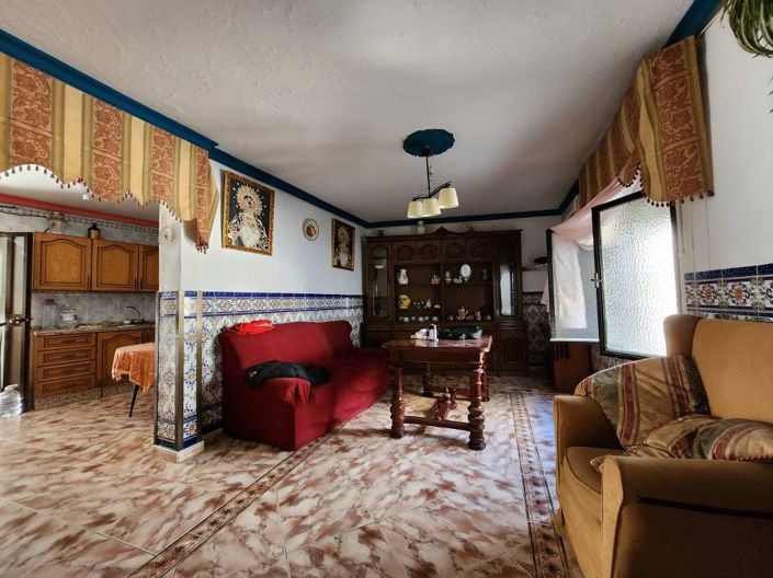 Image No.18-4 Bed Townhouse for sale