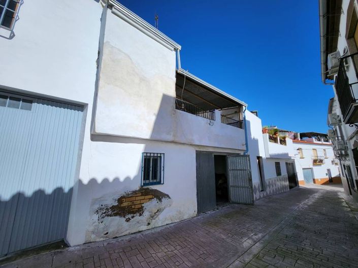 Image No.19-4 Bed Townhouse for sale