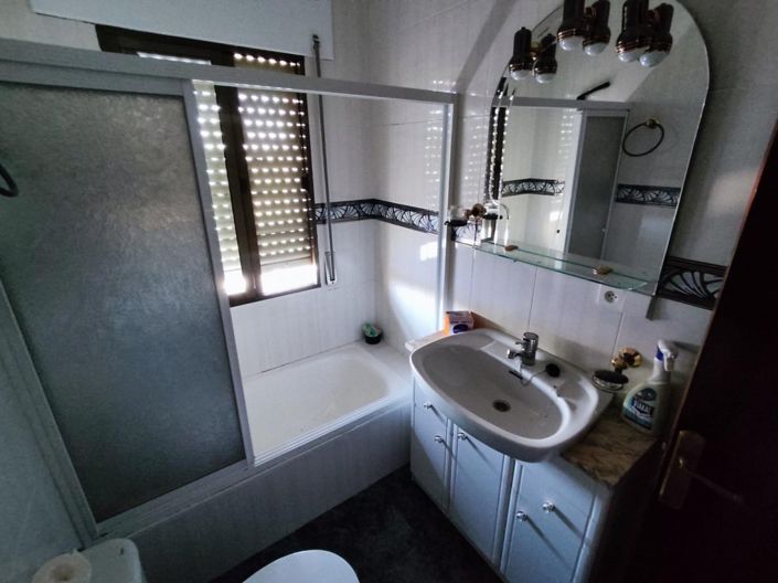 Image No.19-3 Bed Townhouse for sale