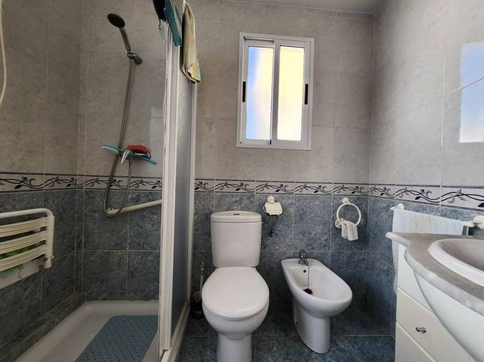 Image No.16-5 Bed Townhouse for sale