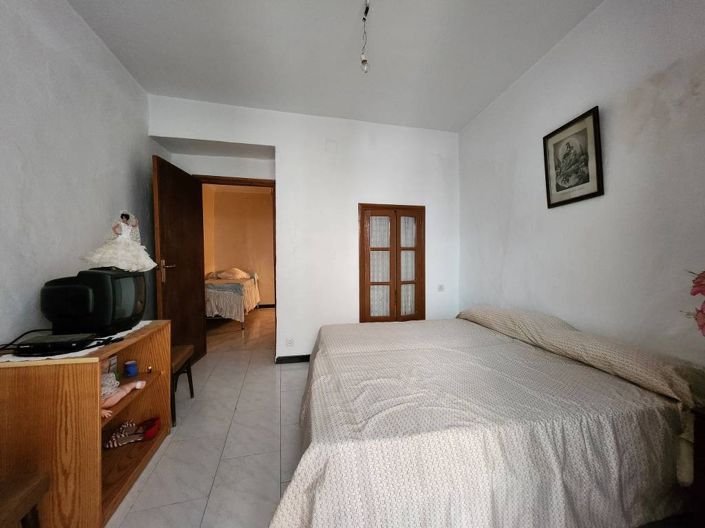 Image No.17-5 Bed Townhouse for sale